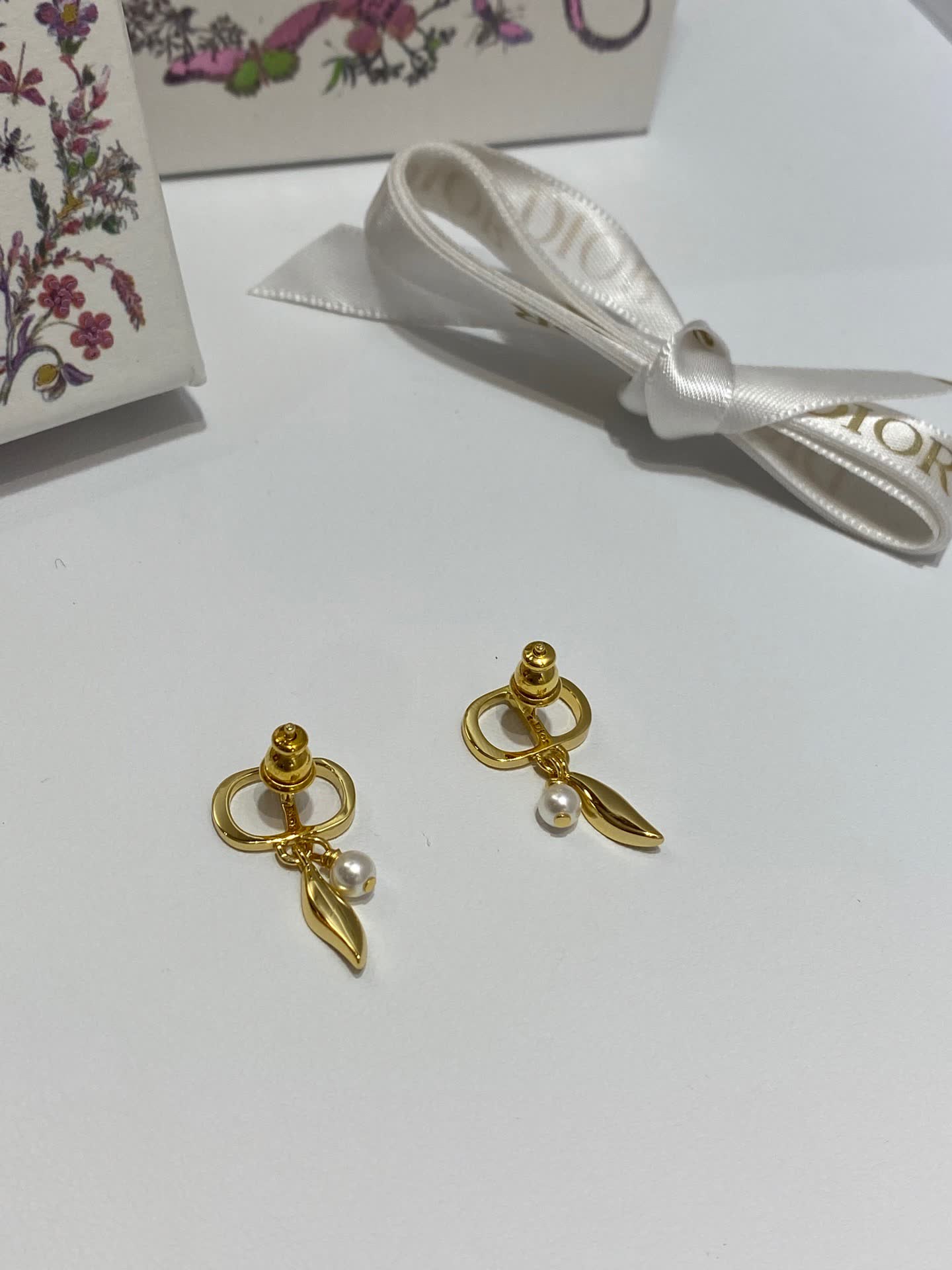 Dior Gold Leaf Pearl Earrings
