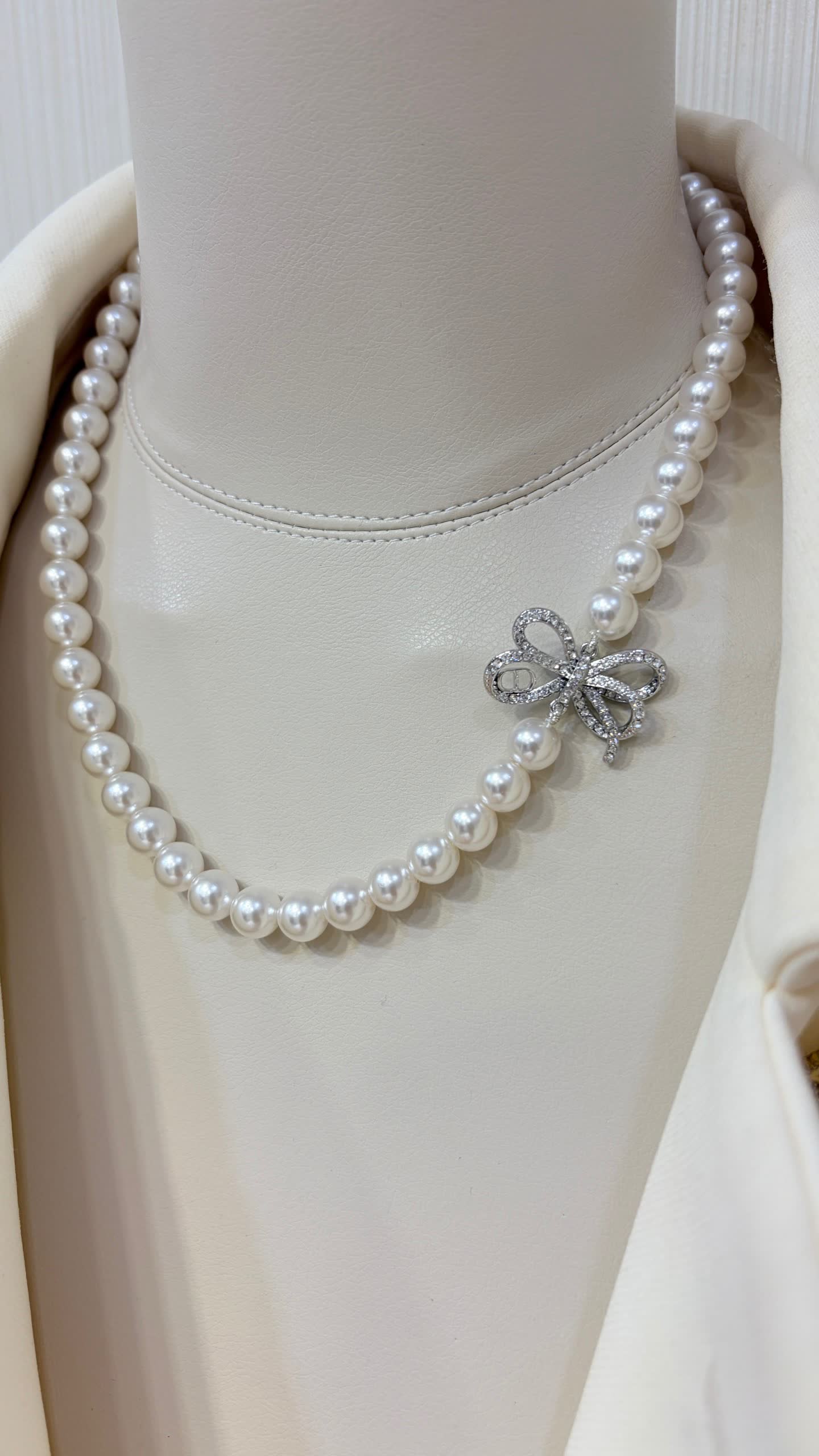 Dior Pearl Necklace with Crystal Bow Clasp Dior Pearl Necklace with Crystal Bow Clasp