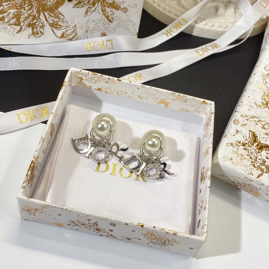 Chanel CC Logo Pearl Earrings