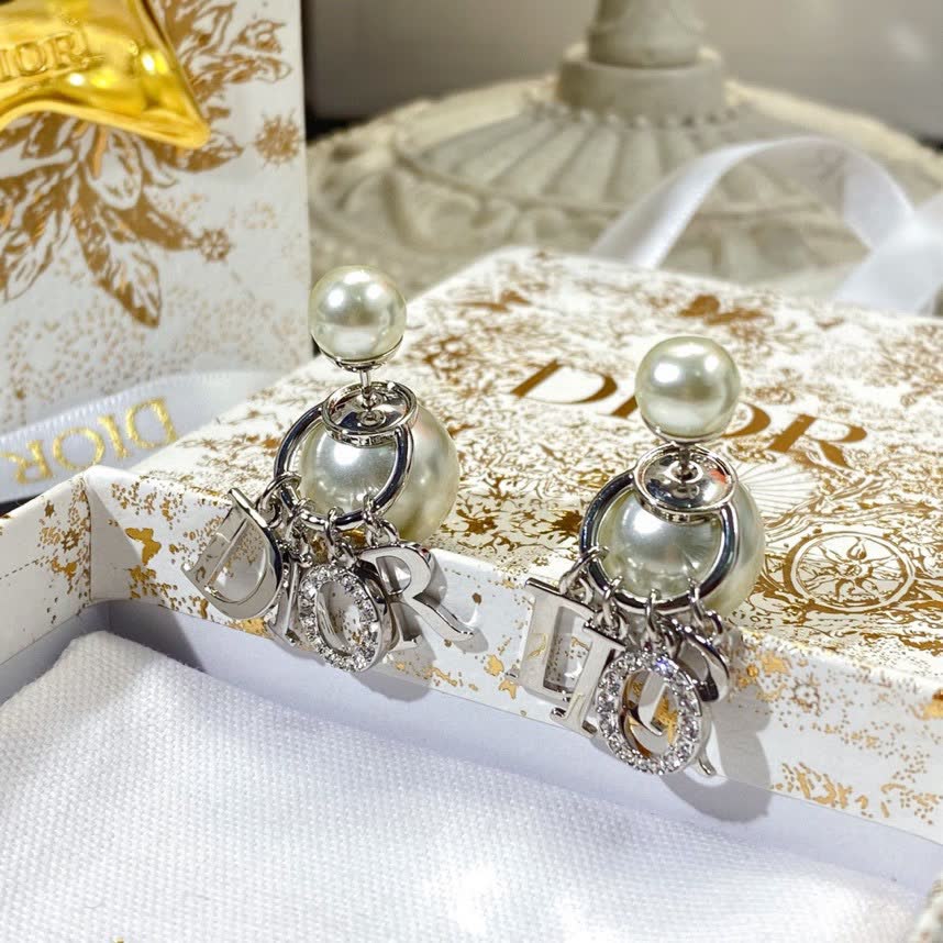 Chanel CC Logo Pearl Earrings