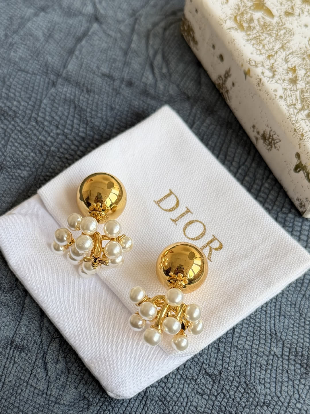 Dior Elegant Pearl Cluster Earrings