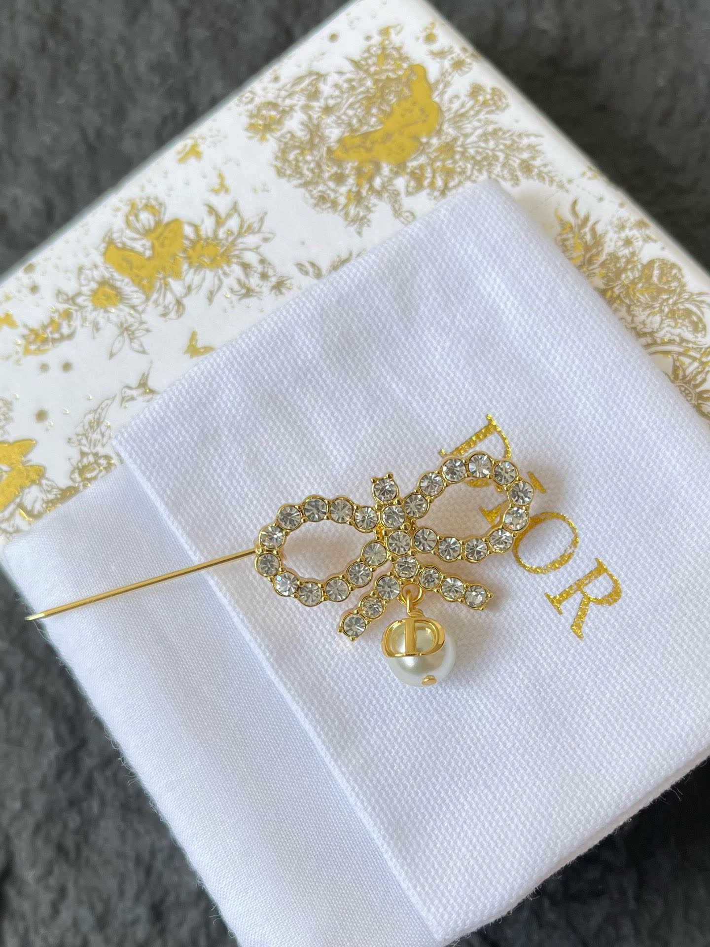 Gucci Pearl Drop Earrings