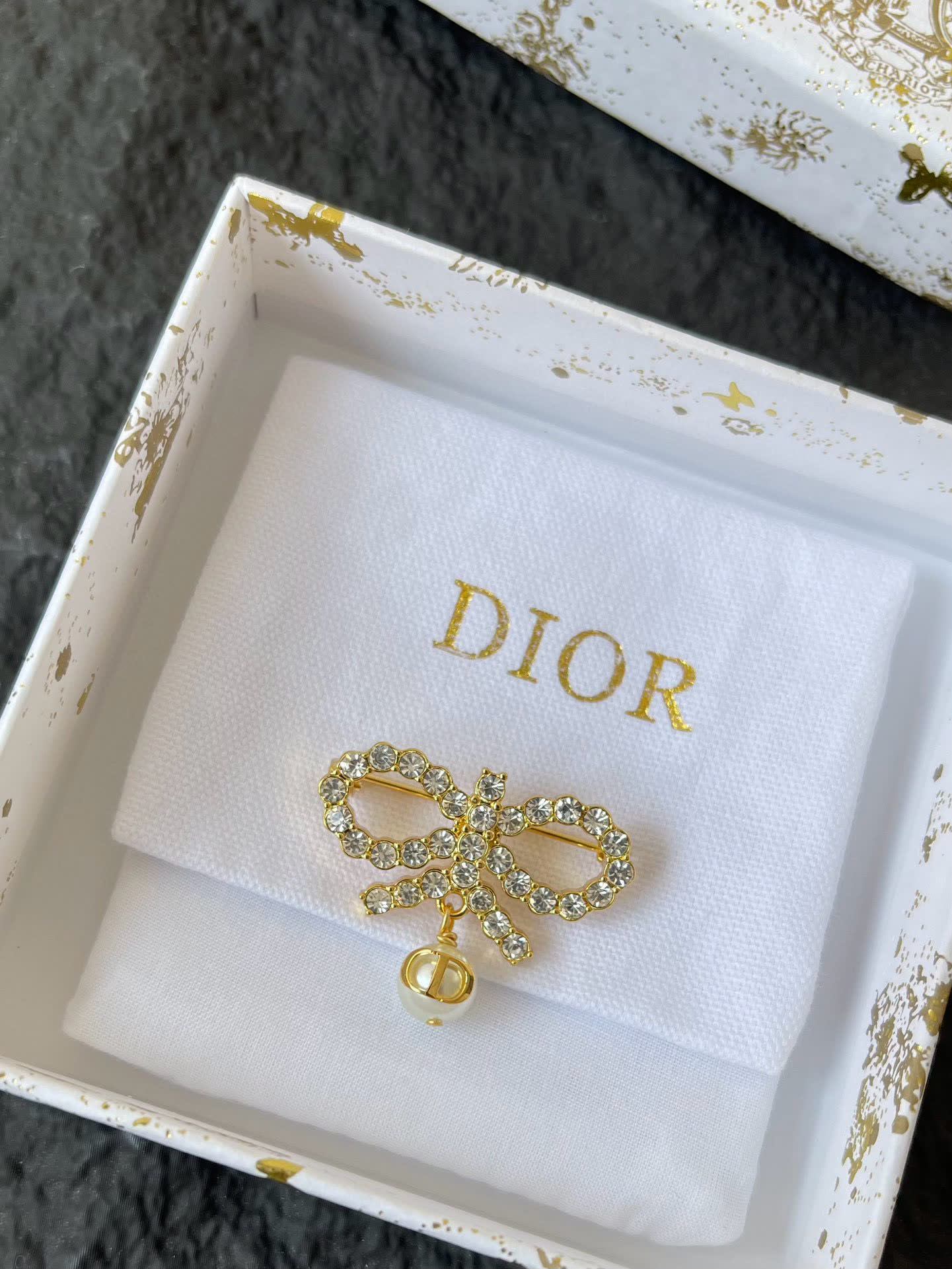 Gucci Pearl Drop Earrings