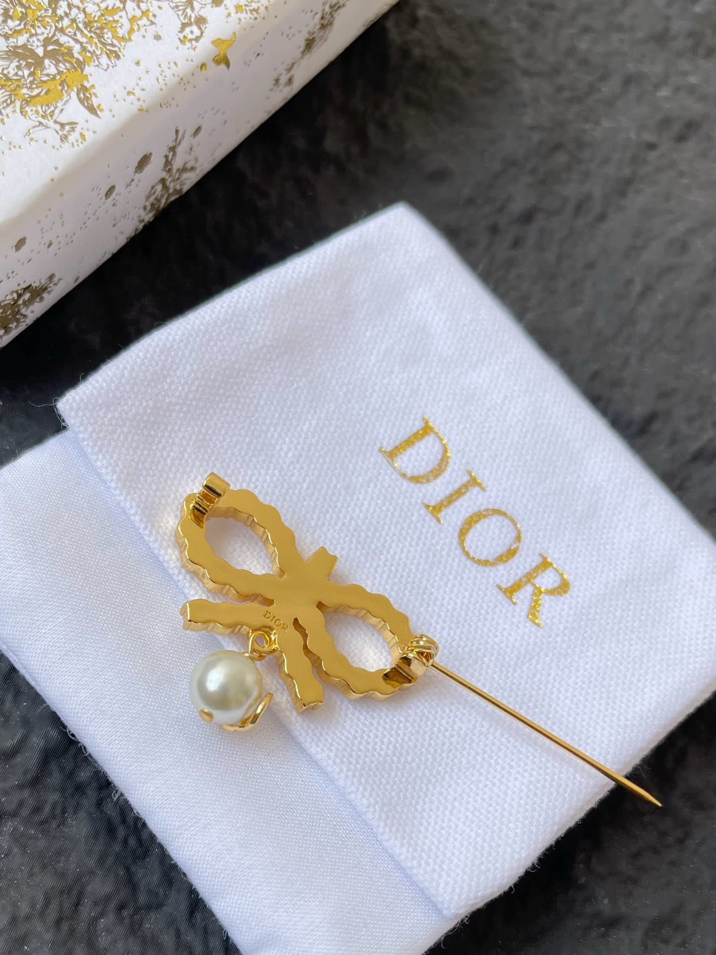 Gucci Pearl Drop Earrings