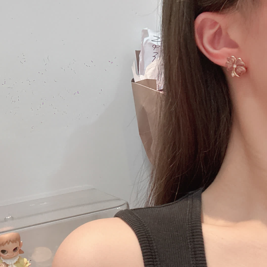 Dior Flower Stud Earrings Dior Flower Stud Earrings