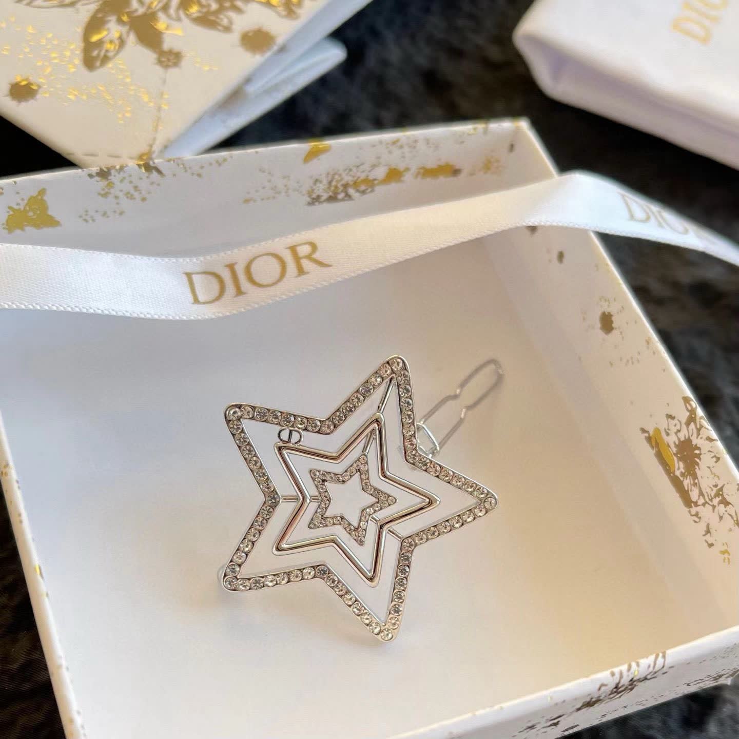 Dior Star-shaped Hair Clip