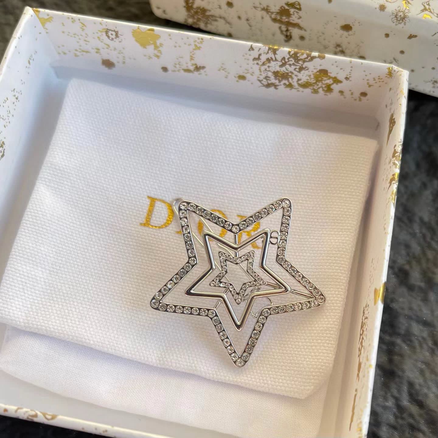Dior Star-shaped Hair Clip