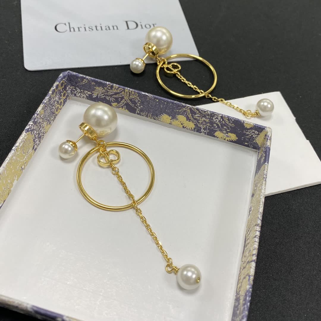 Chanel CC Logo Circle Earrings with Pearl