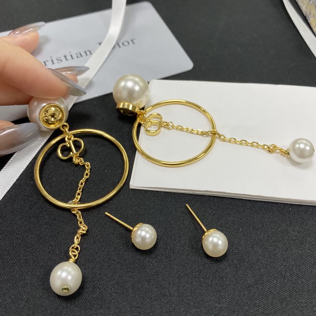 Chanel CC Logo Circle Earrings with Pearl