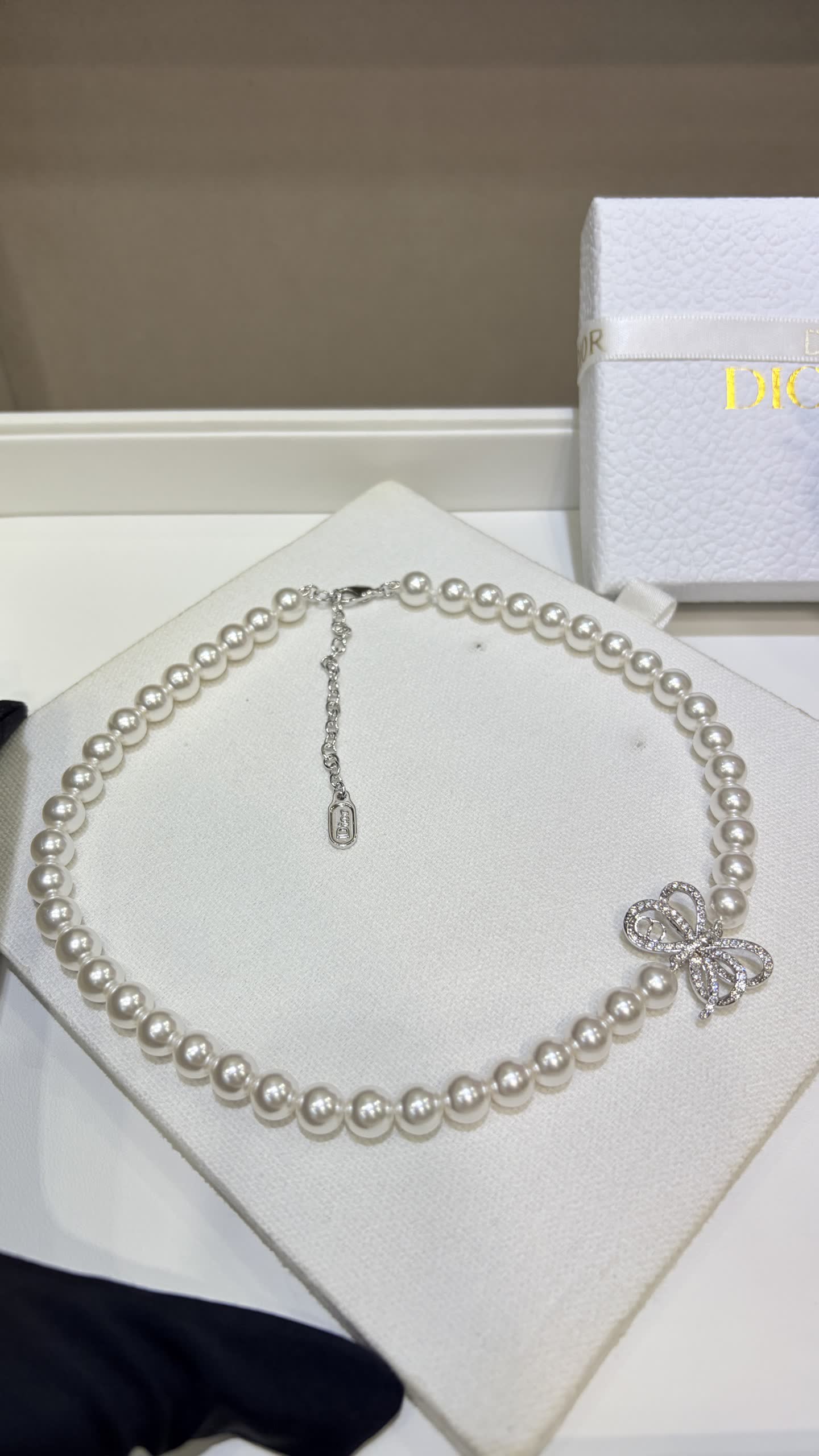Dior Pearl Necklace with Diamond Bow Design
