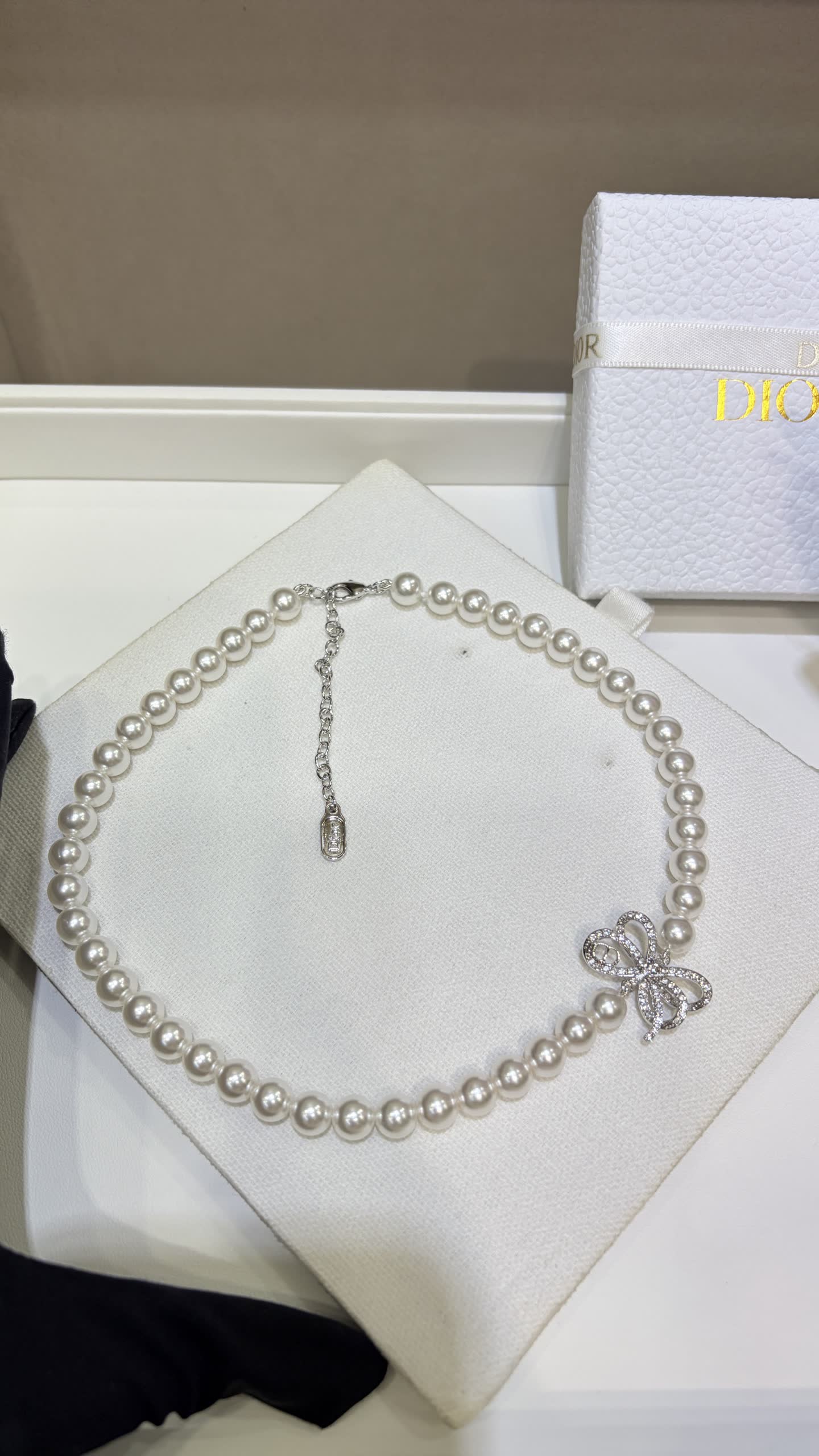 Dior Pearl Necklace with Diamond Bow Design