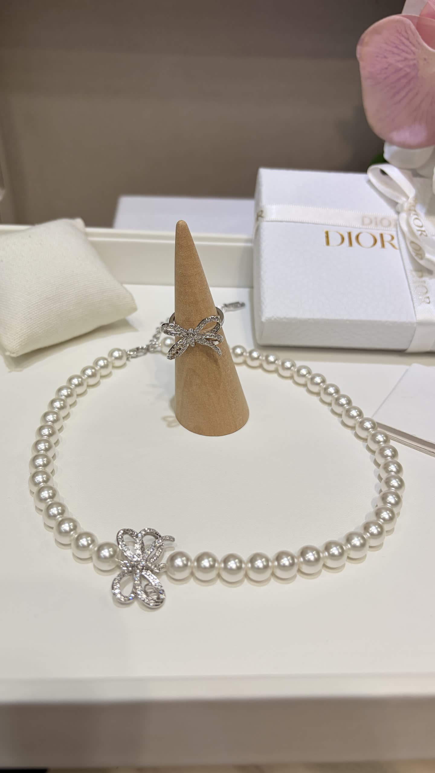 Dior Pearl Necklace with Diamond Bow Design
