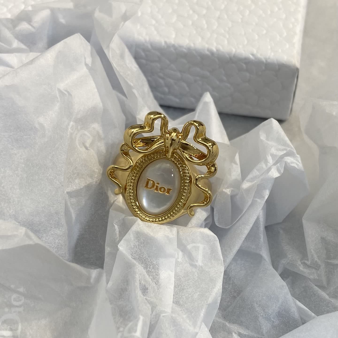 Dior Ring with Bow and Pearl Design