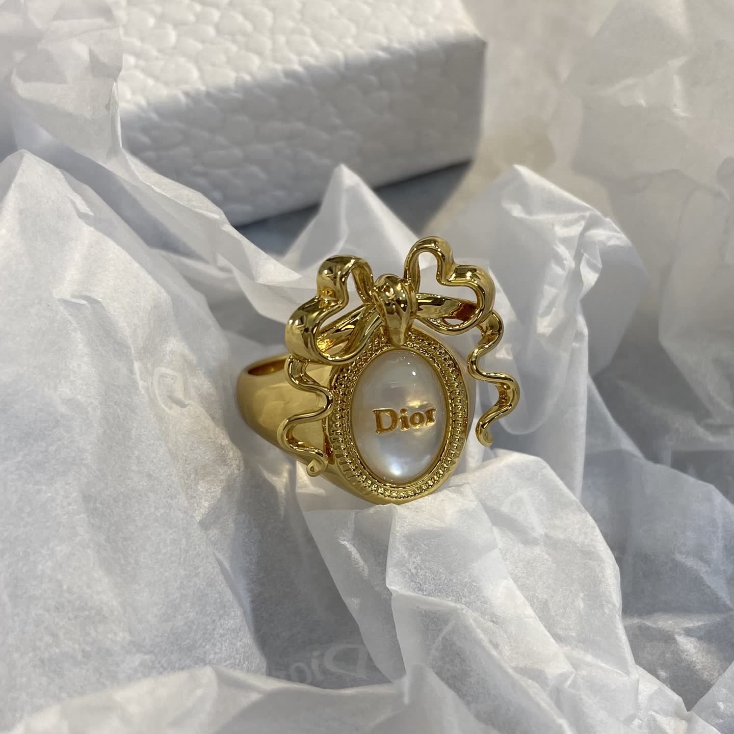 Dior Ring with Bow and Pearl Design