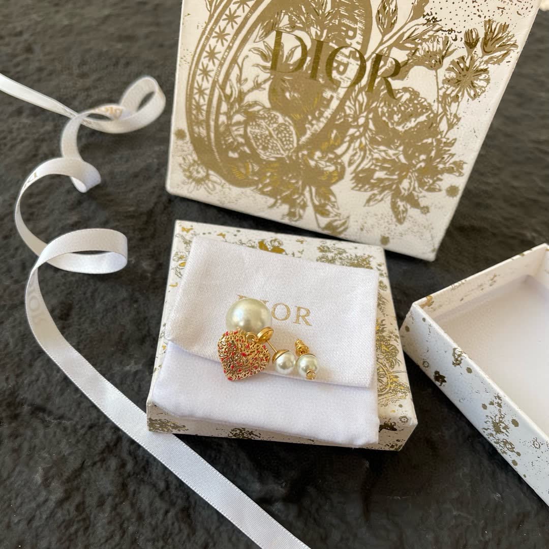 Dior Elegant Pearl and Gold Leaf Earrings