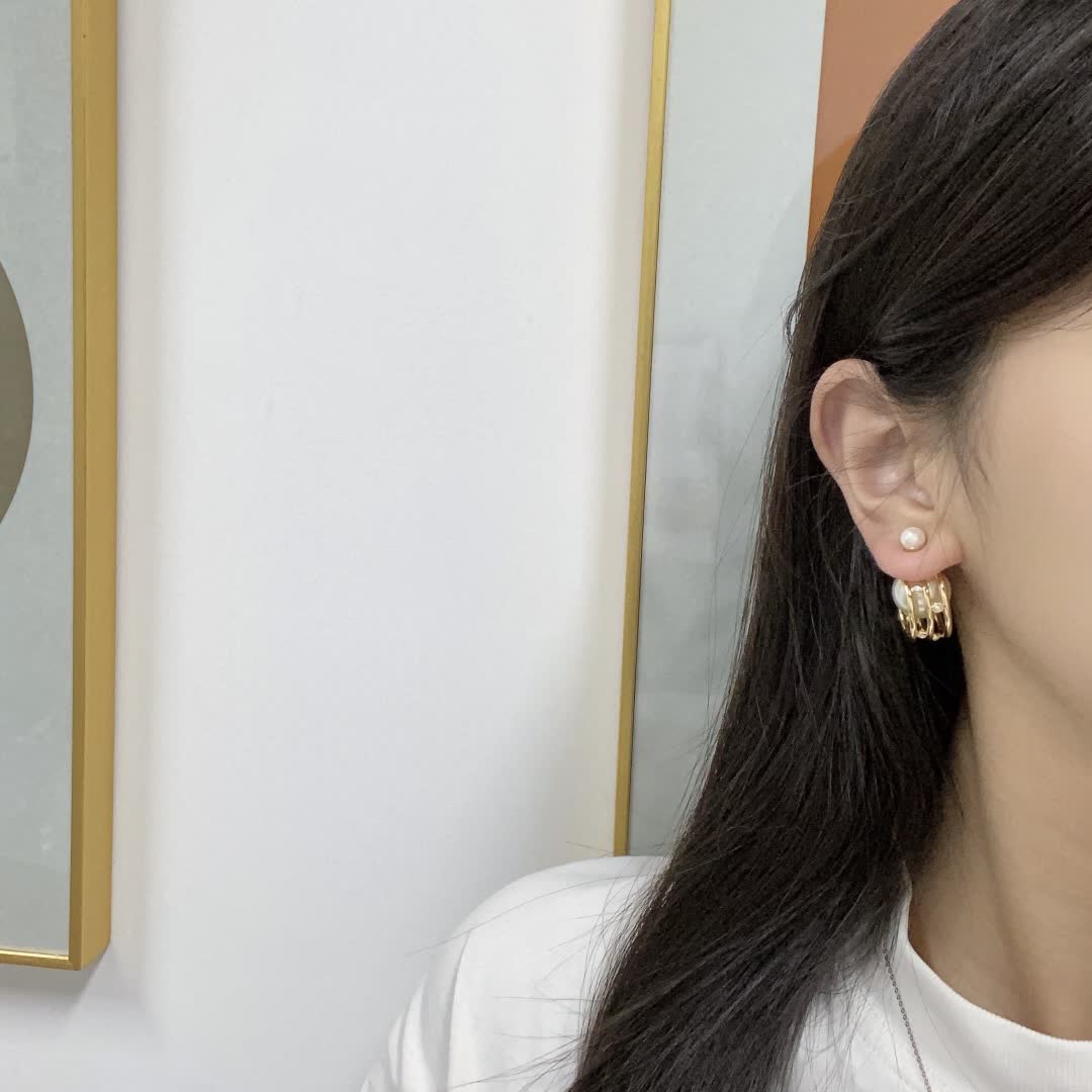 Dior Gold and Pearl Earrings Dior Gold and Pearl Earrings