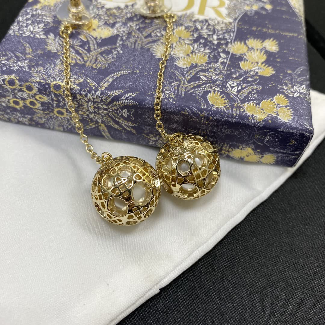 Dior Gold-Tone Filigree Drop Earrings