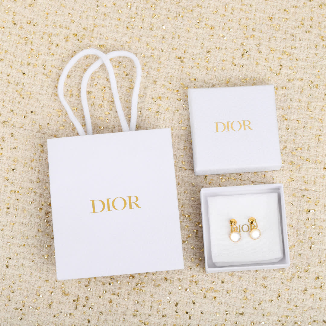 Dior Gold Tone Pearl Stud Earrings Dior Gold Tone Pearl Stud Earrings
