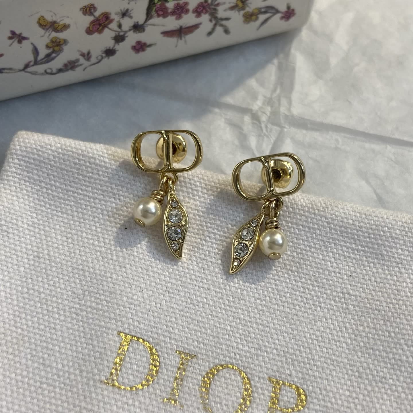 Dior Gold Leaf Pearl Earrings