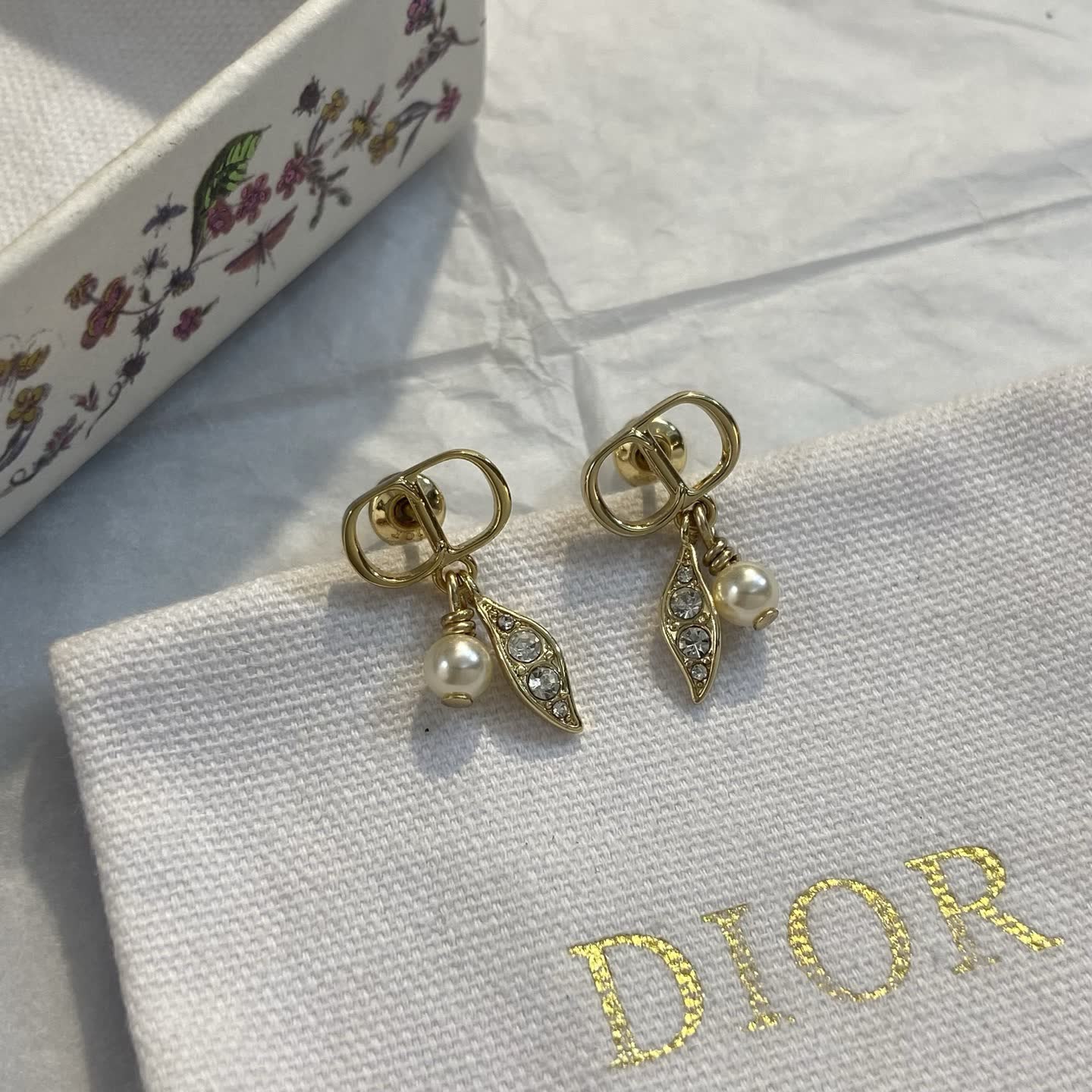 Dior Gold Leaf Pearl Earrings