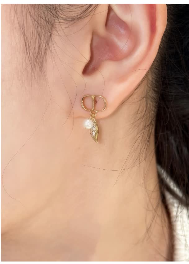 Dior Gold Leaf Pearl Earrings