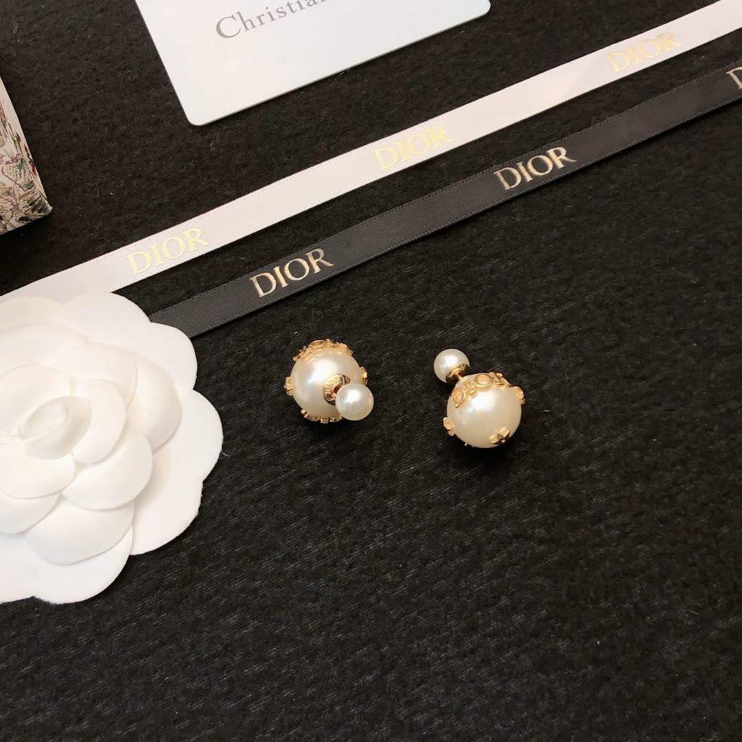Dior Pearl Stud Earrings