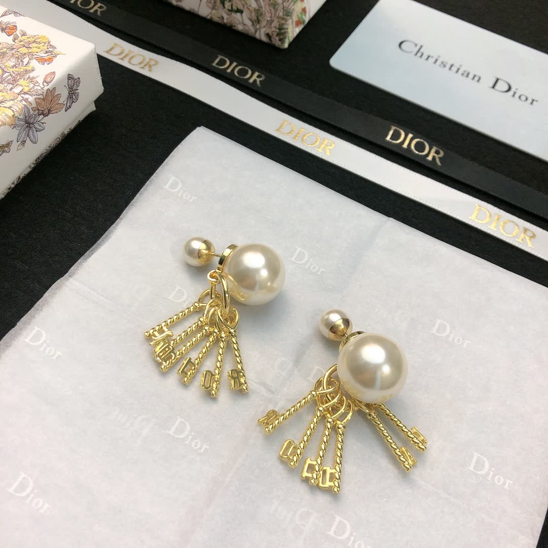 Dior Gold-Tone Pearl and Tassel Earrings Dior Gold-Tone Pearl and Tassel Earrings