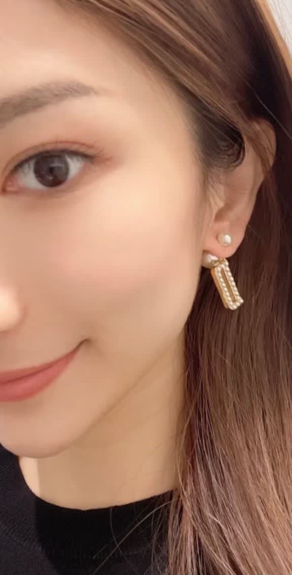 Dior Elegant Gold Pearl Drop Earrings Dior Elegant Gold Pearl Drop Earrings