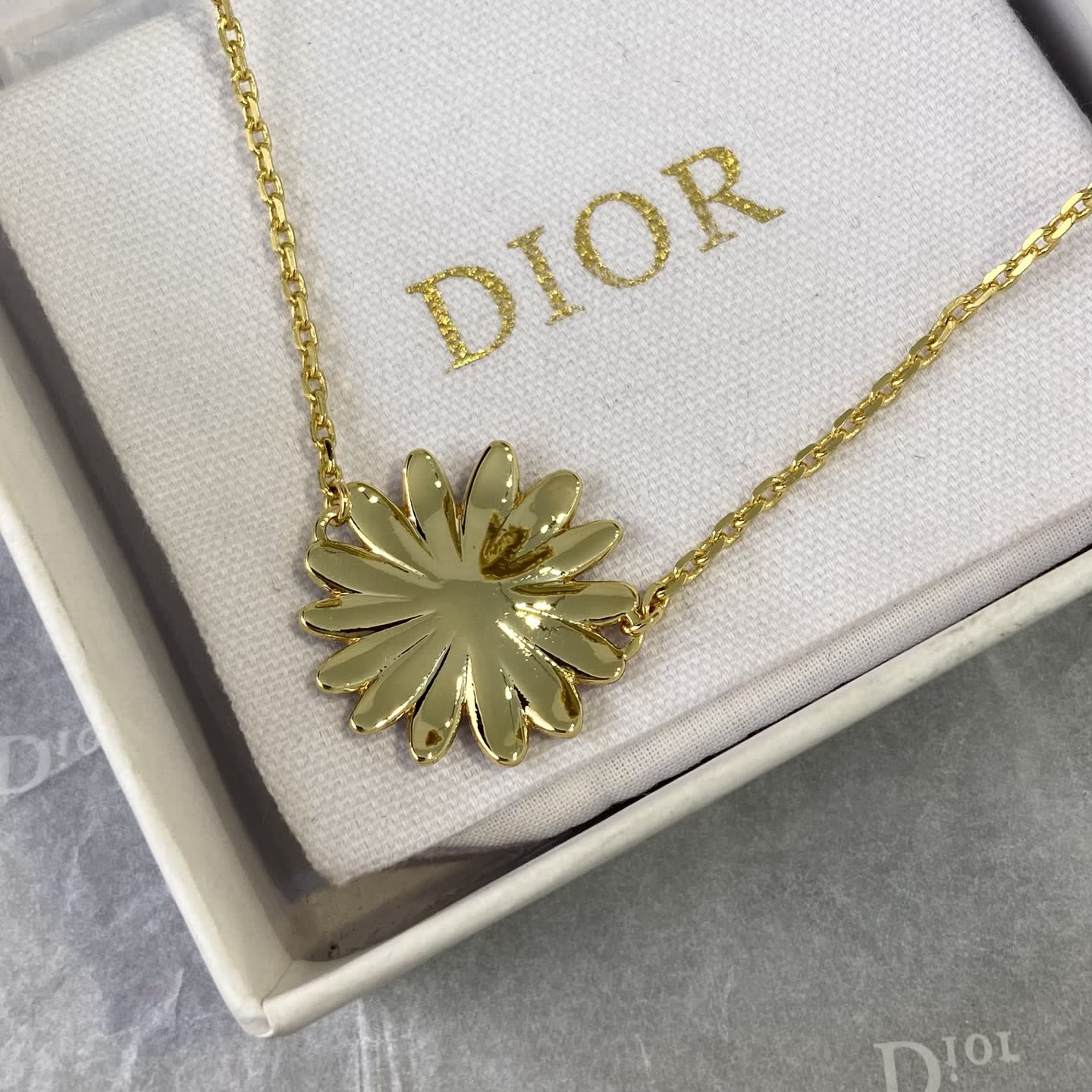 Dior Earrings - Daisy with Bee