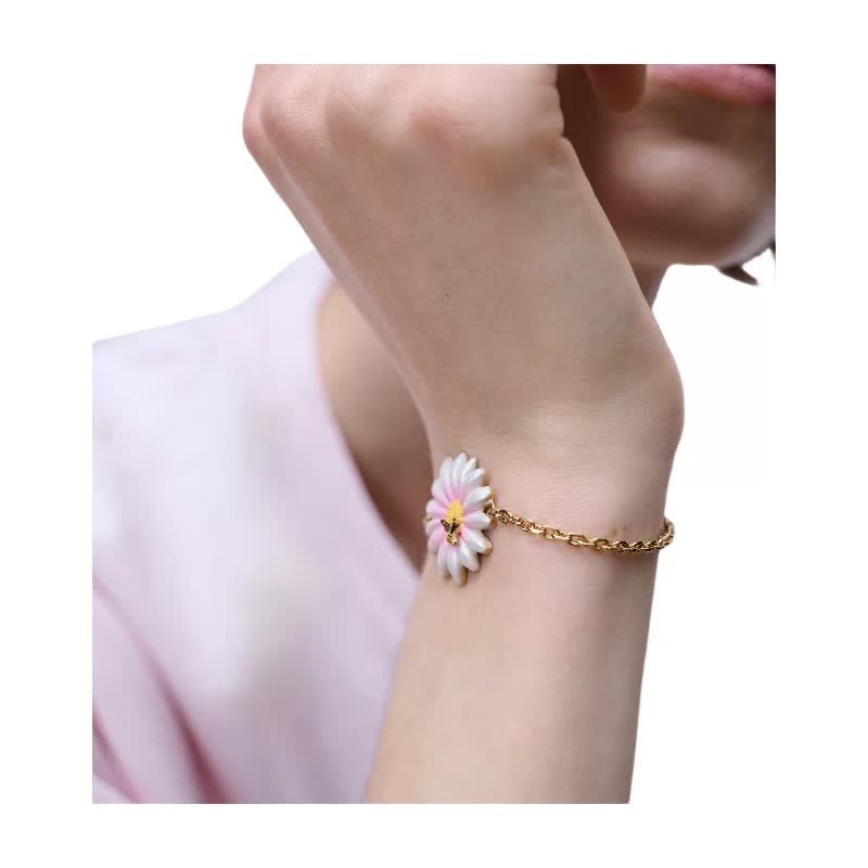 Dior Earrings - Daisy with Bee