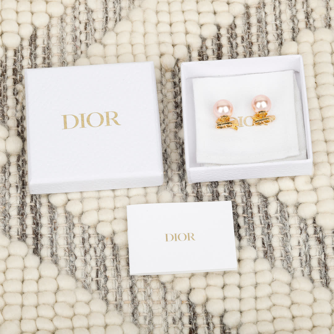 Dior Pearl Stud Earrings Dior Pearl Stud Earrings