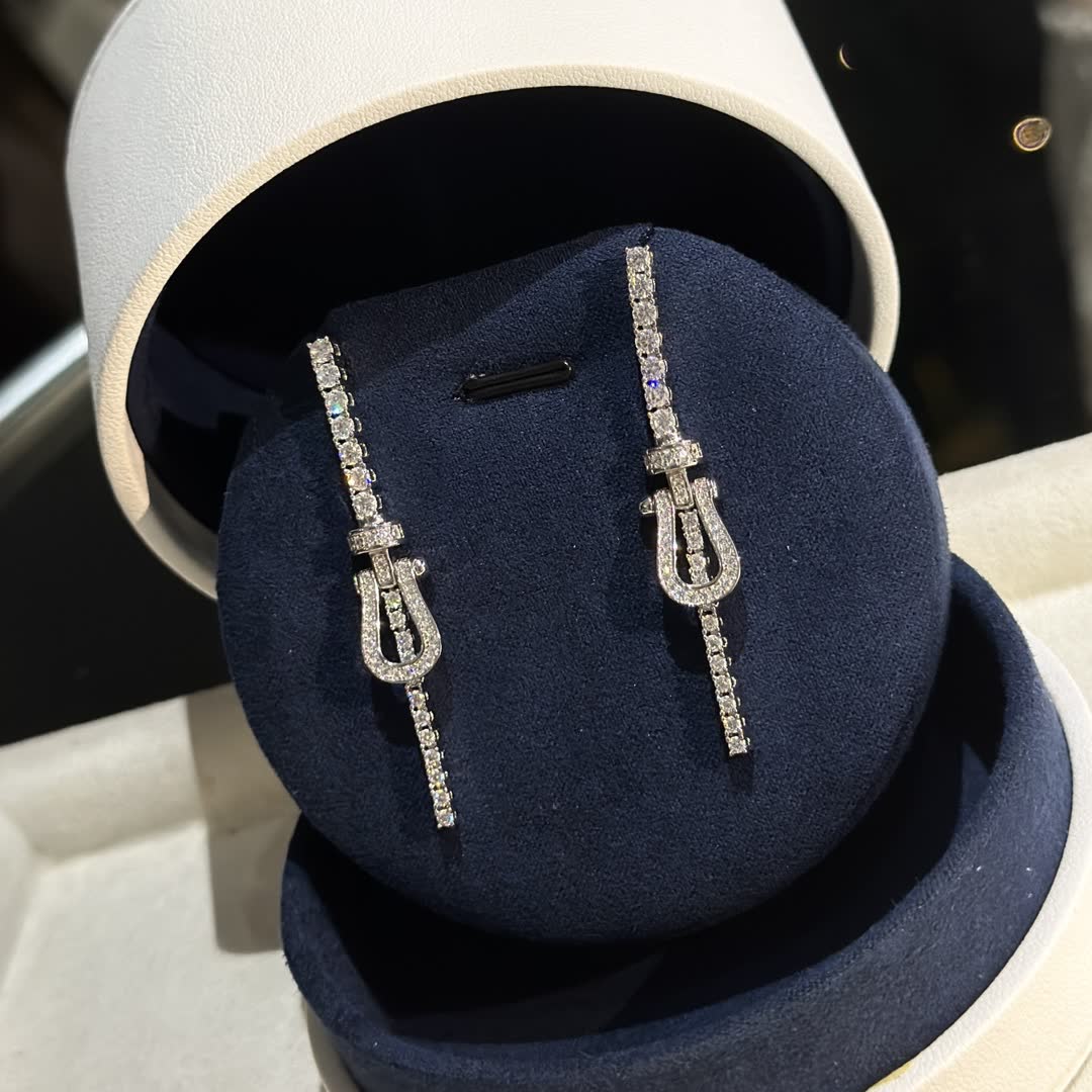 Fred Elegant Silver Earrings with Crystal Accents Fred Elegant Silver Earrings with Crystal Accents