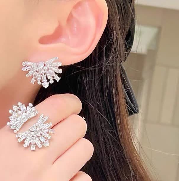 Graff Snowflake Diamond Stud Earrings