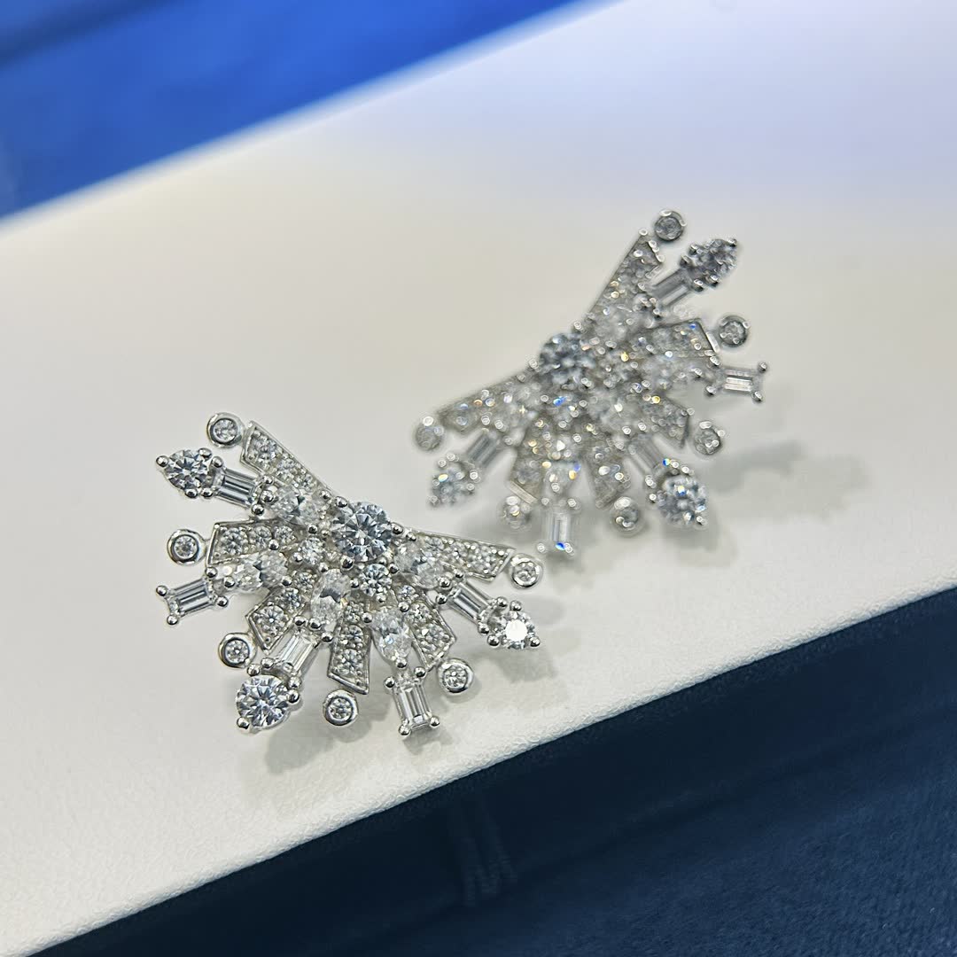 Graff Snowflake Diamond Stud Earrings
