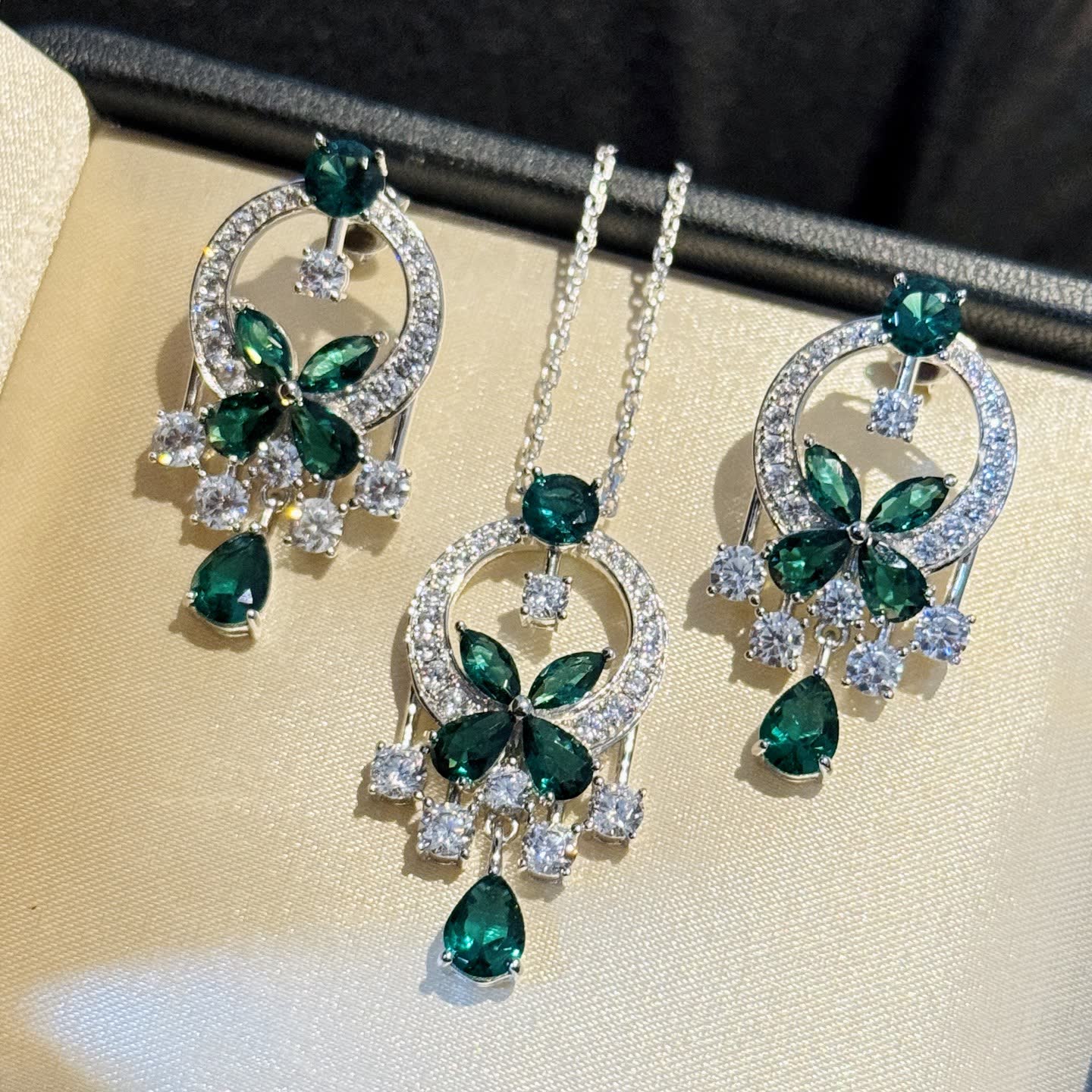 Graff Emerald and Diamond Earrings Graff Emerald and Diamond Earrings