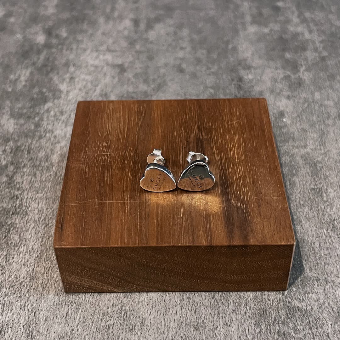 Gucci Silver Heart Stud Earrings-200210