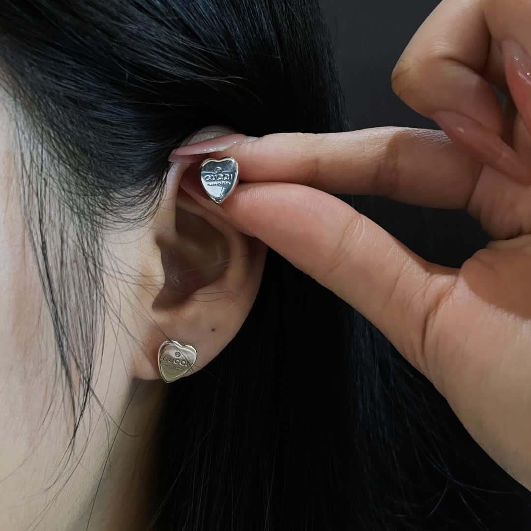 Gucci Silver Heart Stud Earrings-200210