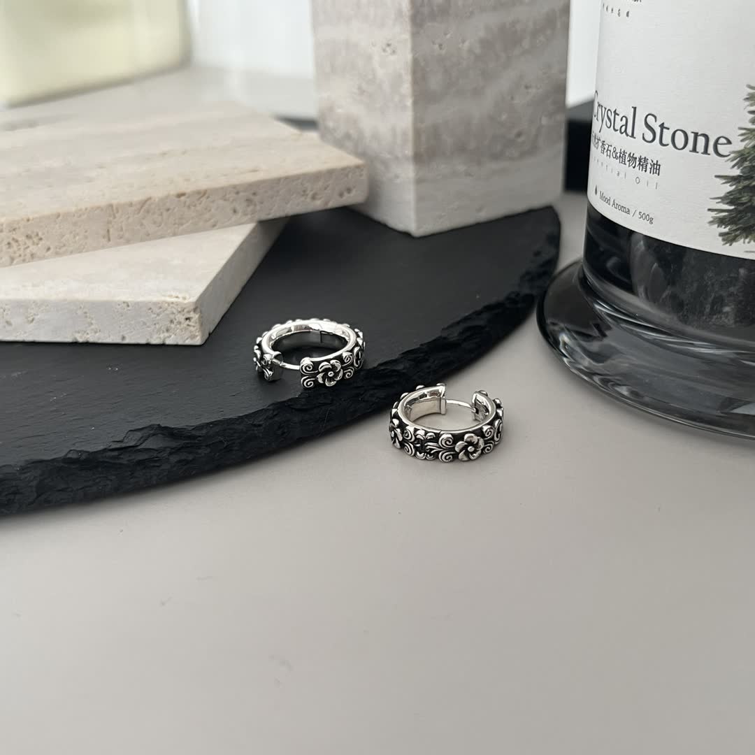 Gucci Silver Hoop Earrings