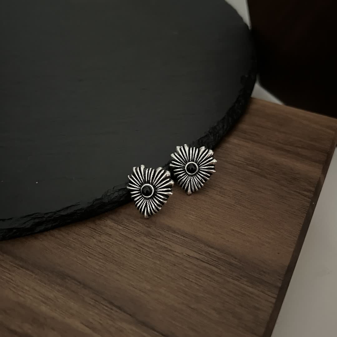 Gucci Silver Sunflower Stud Earrings