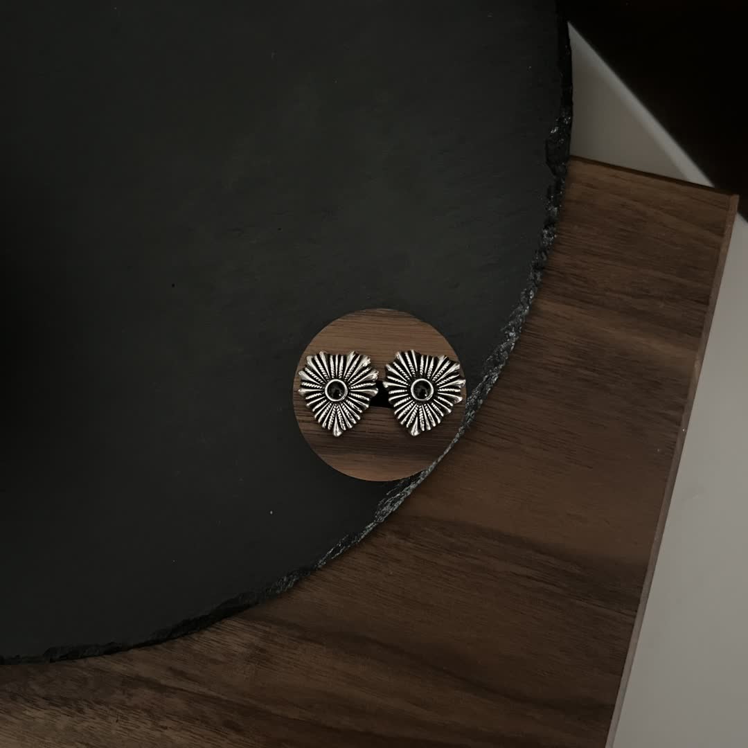 Gucci Silver Sunflower Stud Earrings
