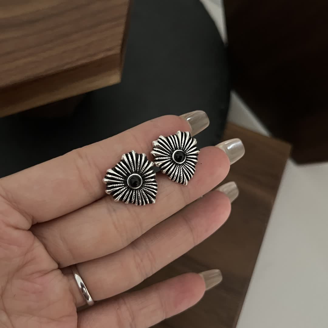 Gucci Silver Sunflower Stud Earrings