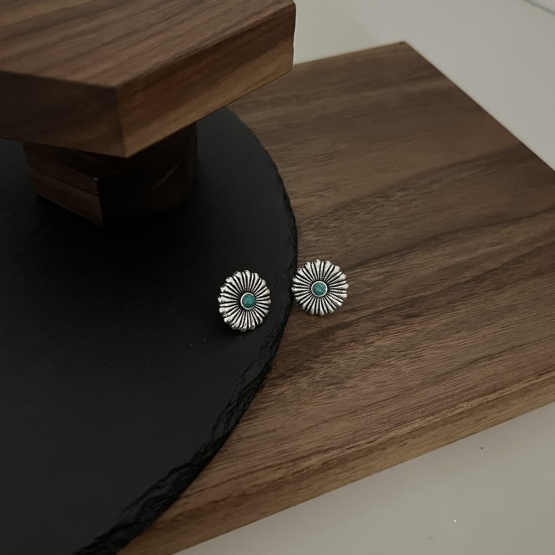 Gucci Silver Flower Stud Earrings with Turquoise