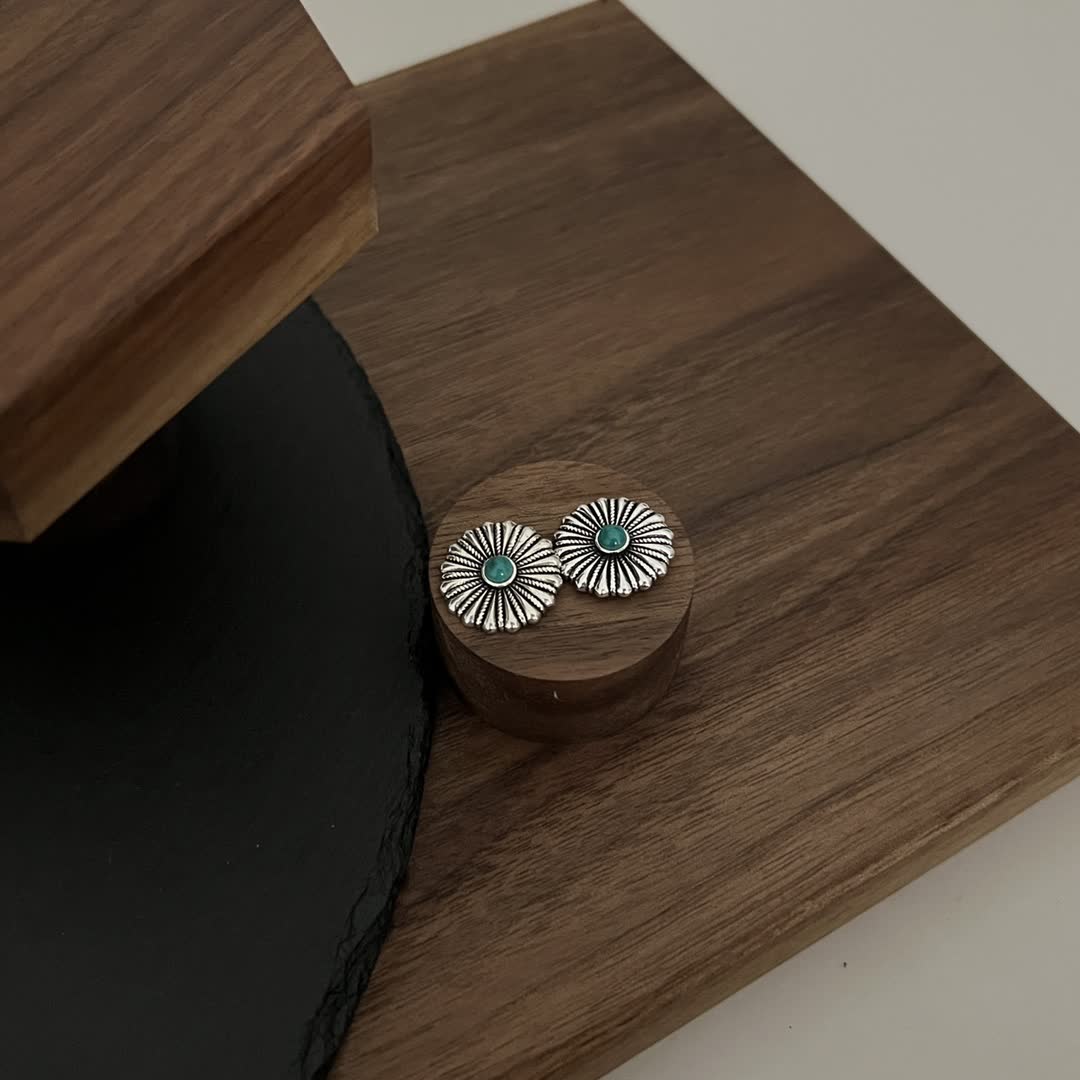 Gucci Silver Flower Stud Earrings with Turquoise