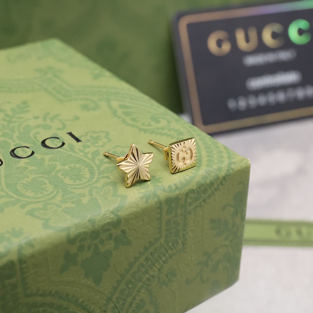 Gucci Gold Star Stud Earrings