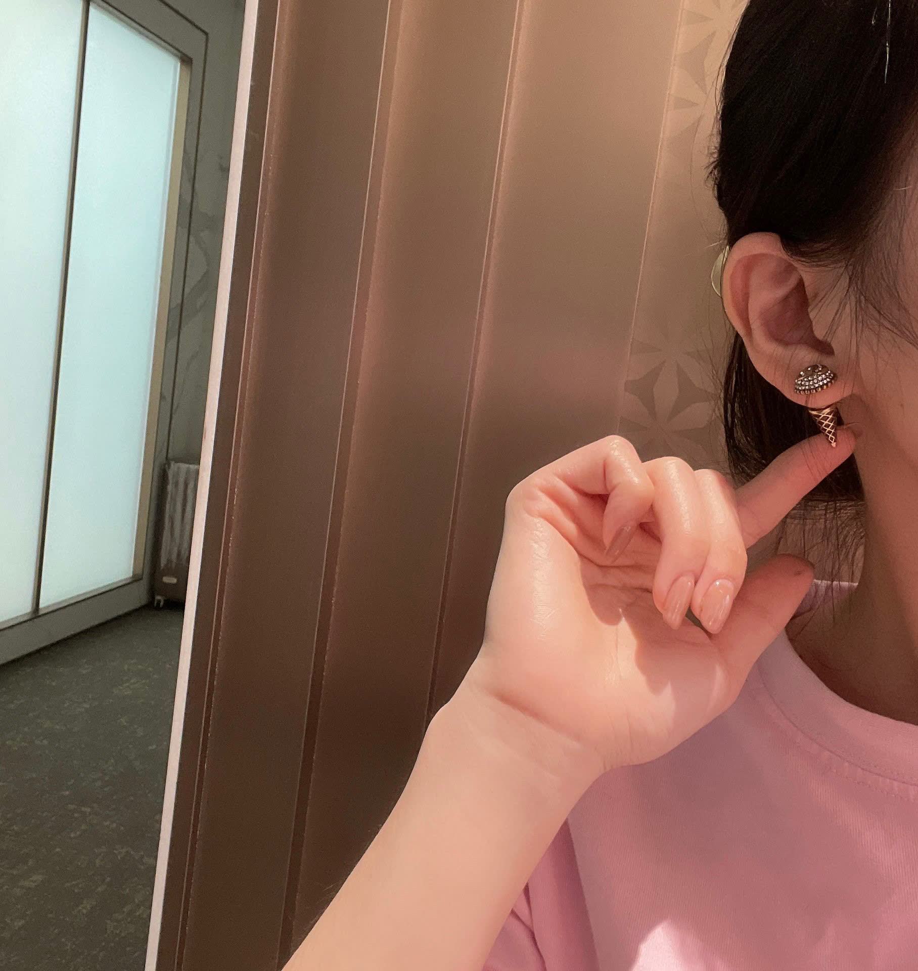 Gucci Elegant Silver Hoop Earrings with Crystal Accents