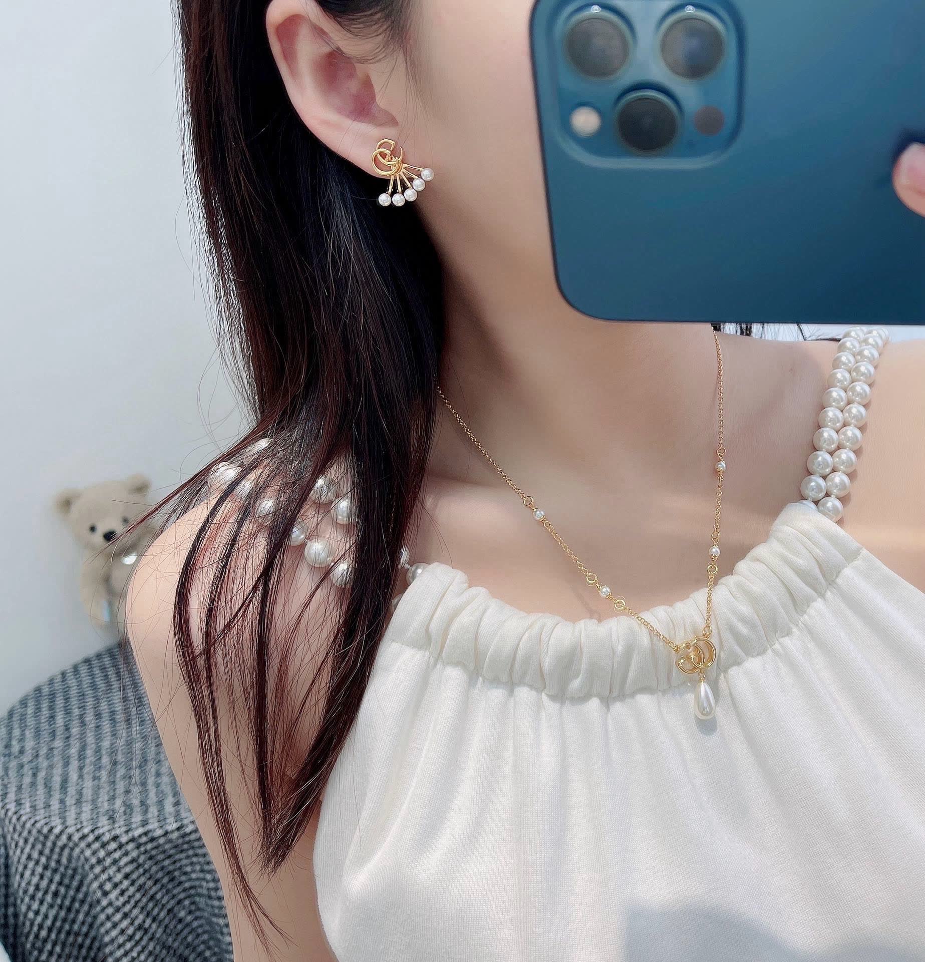 Gucci Gold Pearl Earrings and Necklace Set