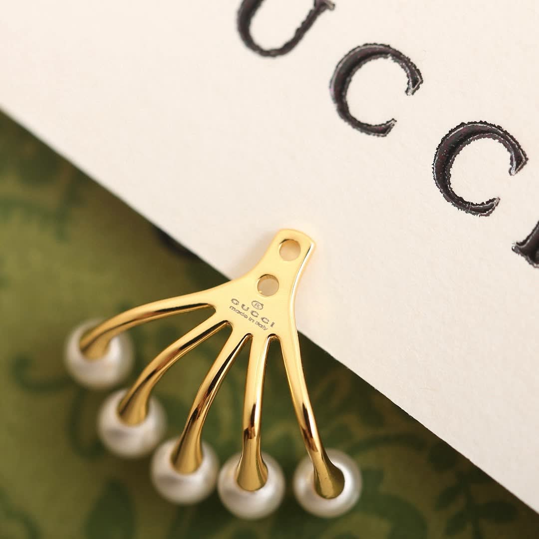 Gucci Gold Pearl Earrings and Necklace Set