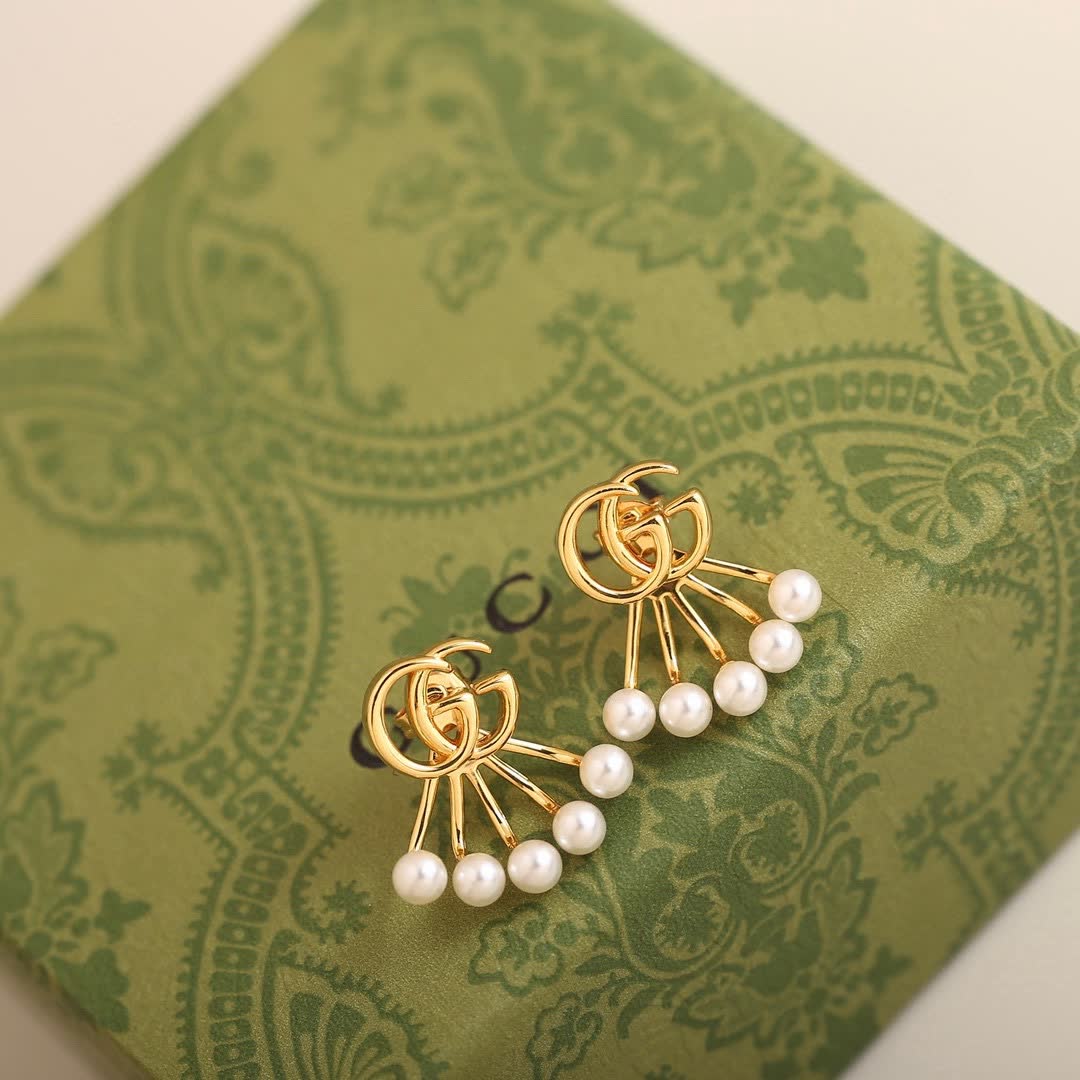 Gucci Gold Pearl Earrings and Necklace Set