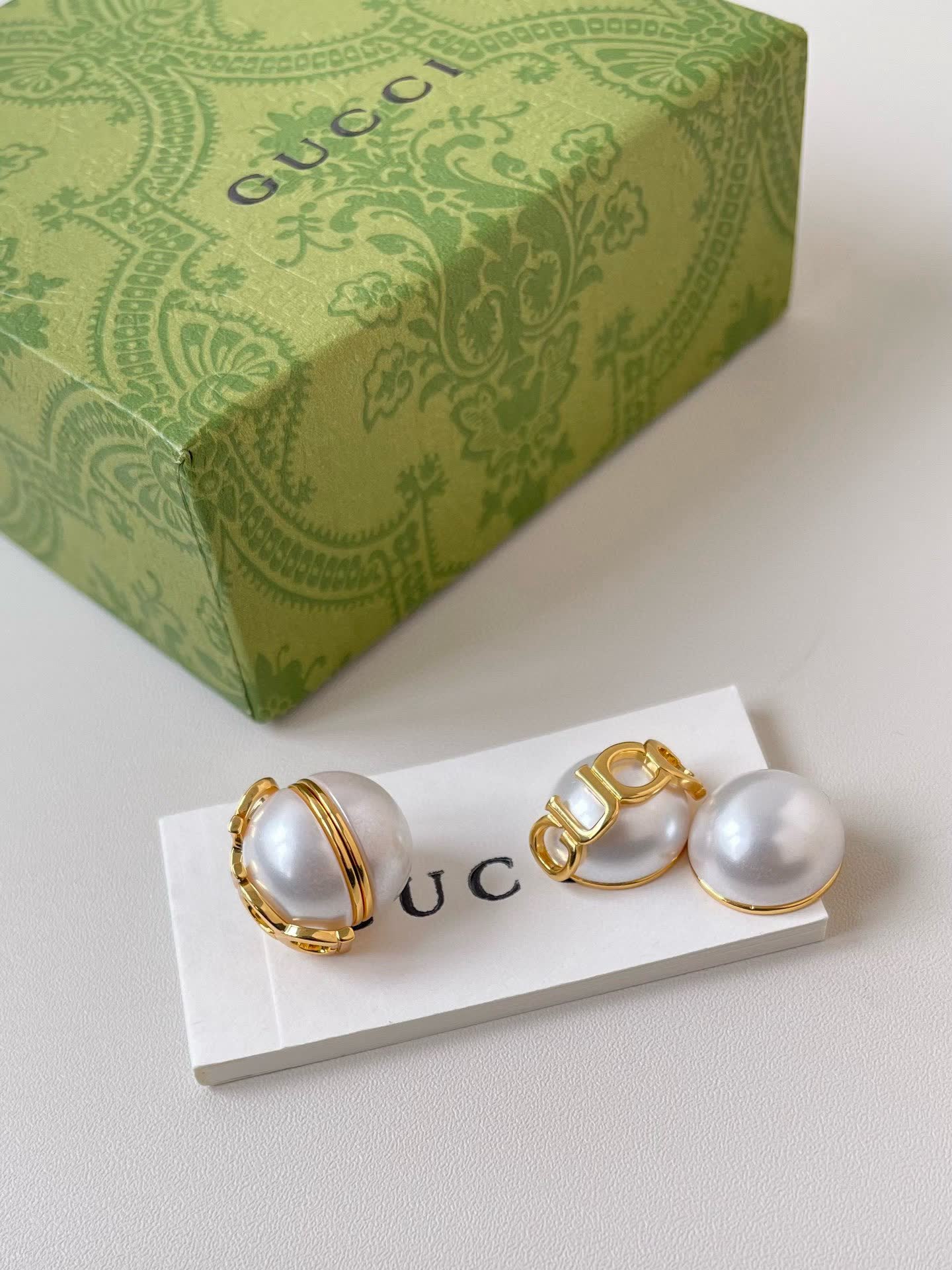 Gucci Gold Pearl Stud Earrings