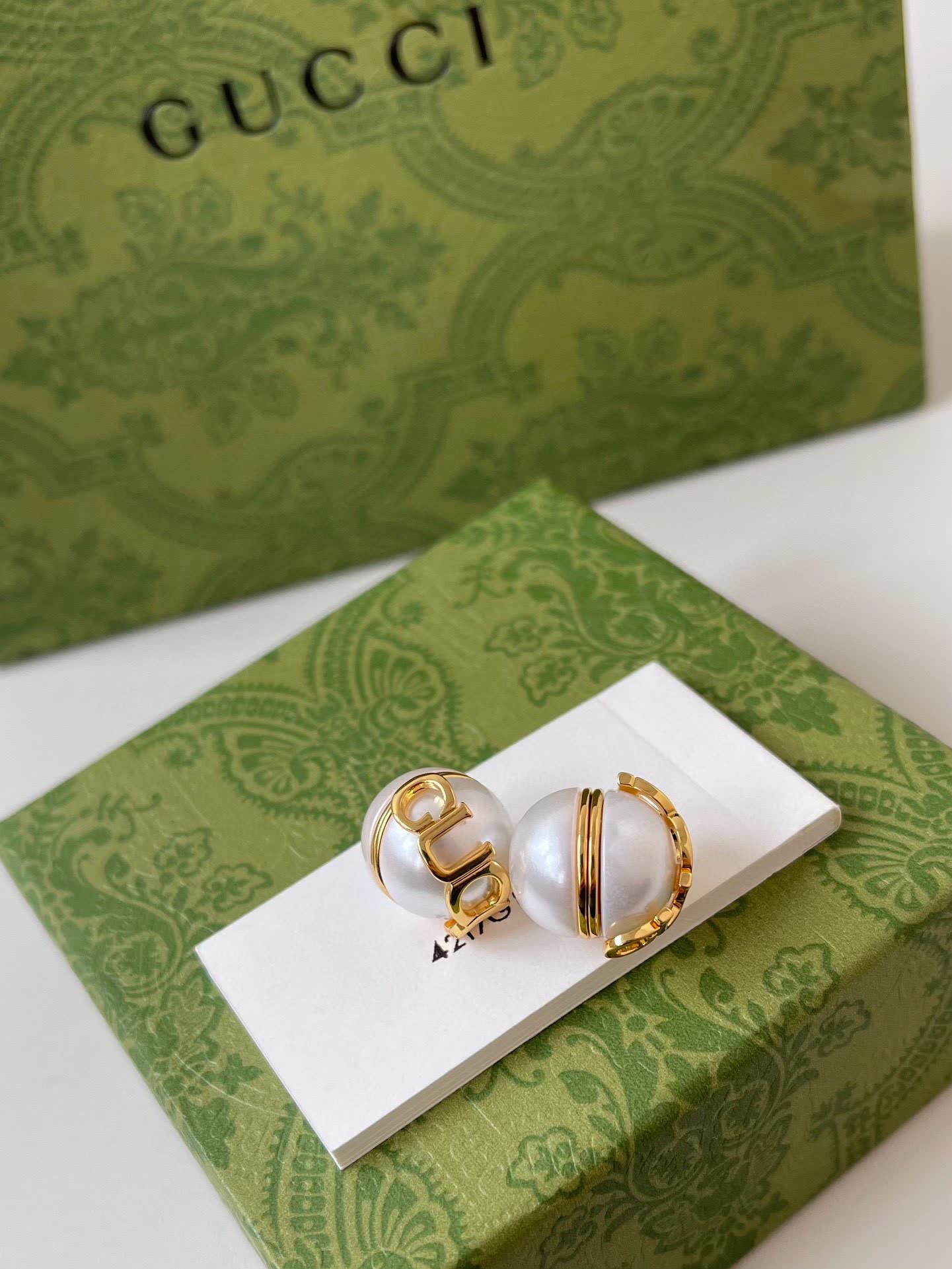 Gucci Gold Pearl Stud Earrings